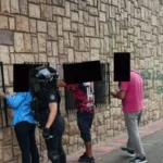Capturan a tres ladrones en San Pedro durante operativo policial
