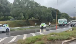 Vehículo impactó contra guardarraíl en accidente Ruta 9 por agua en la calzada