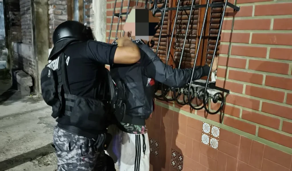 Tenía prisión domiciliaria en Alto Comedero y lo detuvieron alcoholizado en Mariano Moreno