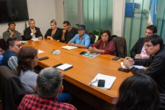 Inician diálogos salariales entre autoridades y sindicatos