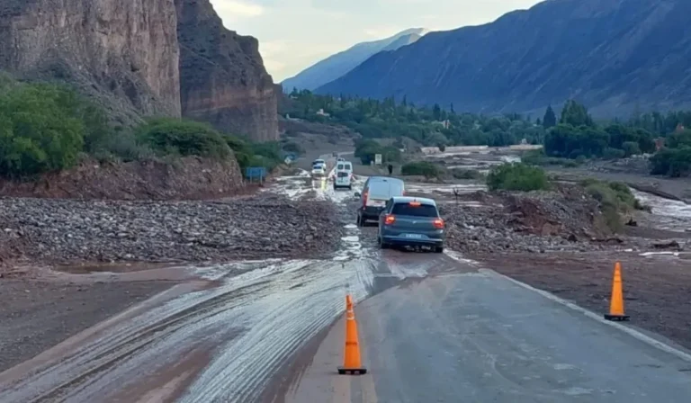 Ruta 9 Huacalera con problemas de circulación por acumulación de material