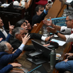 Reforma laboral: El oficialismo la aprobó en Diputados, una sesión tensa y marcada por escándalos