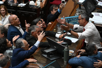 Reforma laboral: El oficialismo la aprobó en Diputados, una sesión tensa y marcada por escándalos