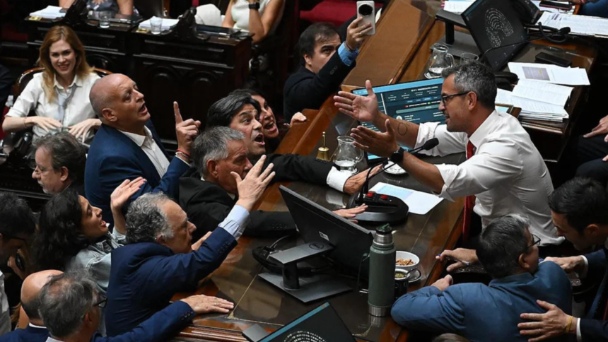 Reforma laboral: El oficialismo la aprobó en Diputados, una sesión tensa y marcada por escándalos