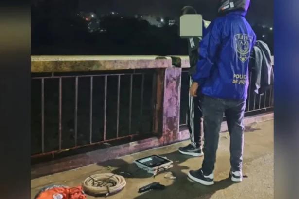 Detienen a sujeto con réplica de arma en Puente San Martín