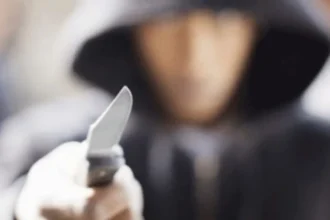 Violencia familiar: detienen a hombre que amenazó con cuchillo a su madre en San Pedro