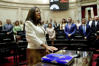 Tras su ruptura, Moisés juró como vicepresidenta del Senado de la Nación