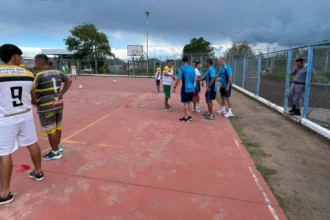El Lobo llevó esperanza: Gimnasia visitó la cárcel N°8 con fútbol