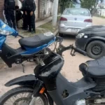 Policía detiene a tres delincuentes y recupera motos en Alto Comedero