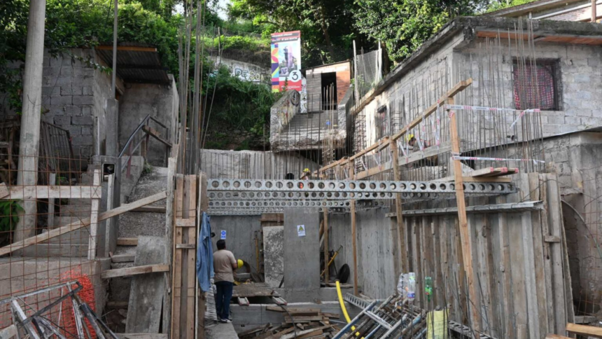 Comienzan construcción del tercer ascensor San Martín en la capital
