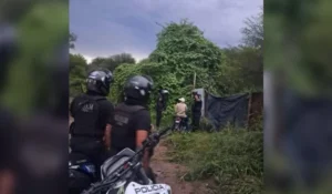 Detienen a menor de 12 años por robo de motocicleta en San Pedro