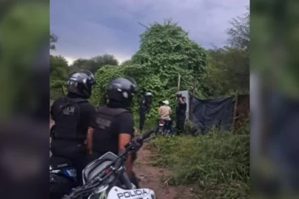 Detienen a menor de 12 años por robo de motocicleta en San Pedro
