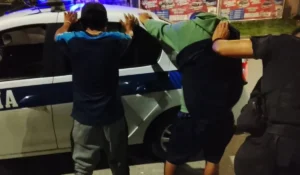 Detienen a dos vendedores de droga en San Pedro tras operativo nocturno