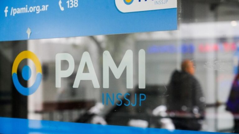 Denuncian penalmente a PAMI por negligencia en la atención de jubilados