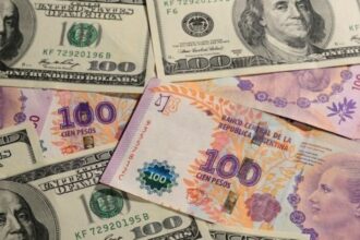Moneda argentina lidera recuperación en mercados emergentes