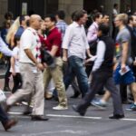 Argentinos respaldan bajar edad de imputabilidad pero se dividen en reforma laboral