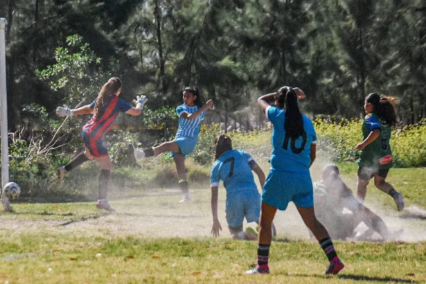 Gimnasia convoca a niñas para su escuela fútbol femenino con inscripciones abiertas