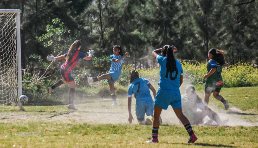 Gimnasia convoca a niñas para su escuela fútbol femenino con inscripciones abiertas