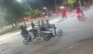 Operativo policial contra menores en motos en Perico