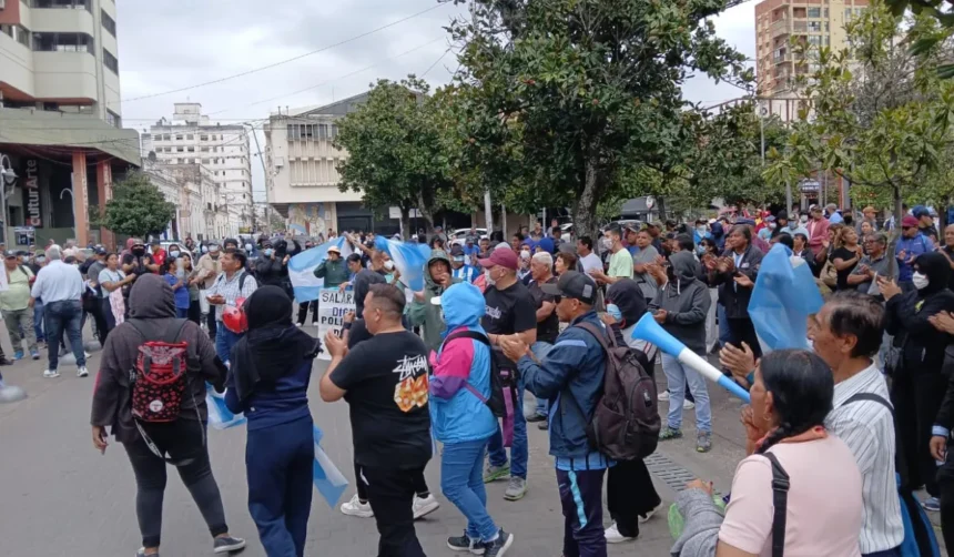 Medios nacionales exponen la crisis policial Jujuy y sus consecuencias