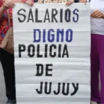 Gobierno ofrece incrementos escalonados para resolver conflicto policial