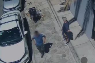 Sustraen dinero y documentos de vehículo en San Martín