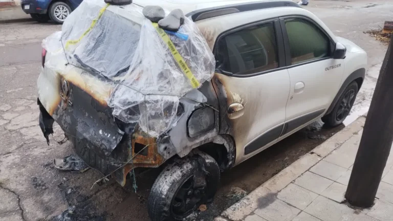Ataque vandálico: incendio vehicular Palpalá deja pérdidas totales