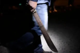 Persecución y drama en San Pedro: capturan a delincuente armado en techo