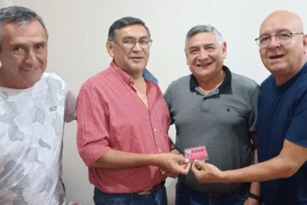 Miguel Maidana recibió distinción de Socio Vitalicio en Gorriti