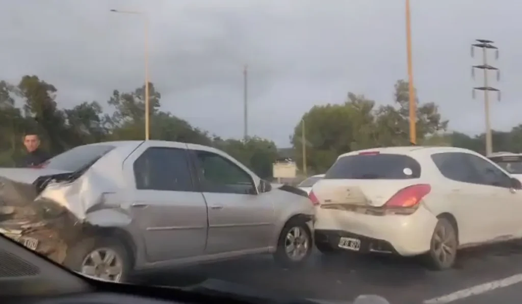 Múltiple accidente Ruta 66: cuatro autos colisionan cerca de Terminal