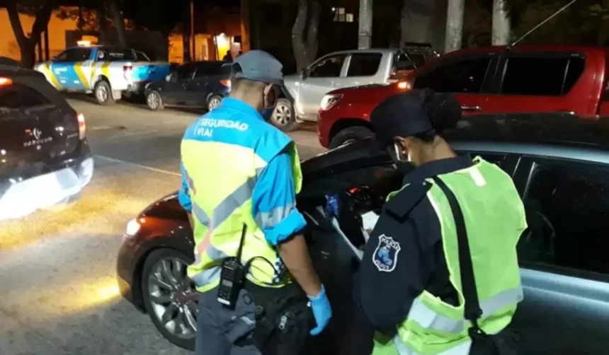 Operativos intensos: más de cien conductores con alcoholemia detectados