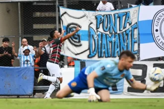 El Oso Molina brilla y rescata a Gimnasia ante Colegiales en Jujuy