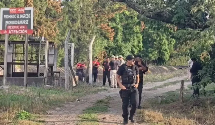 Hallaron un cuerpo en canal de Perico: investigan identidad y causa de muerte
