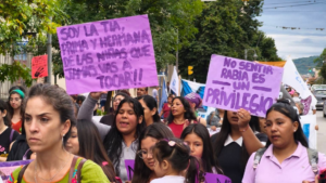 Multitudinaria marcha del 8M en Jujuy: reclamos por igualdad y contra la violencia