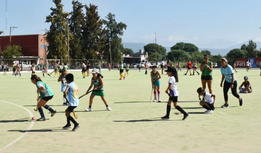 Encuentro infantil de hockey en Palpalá reunió a delegaciones de toda la provincia