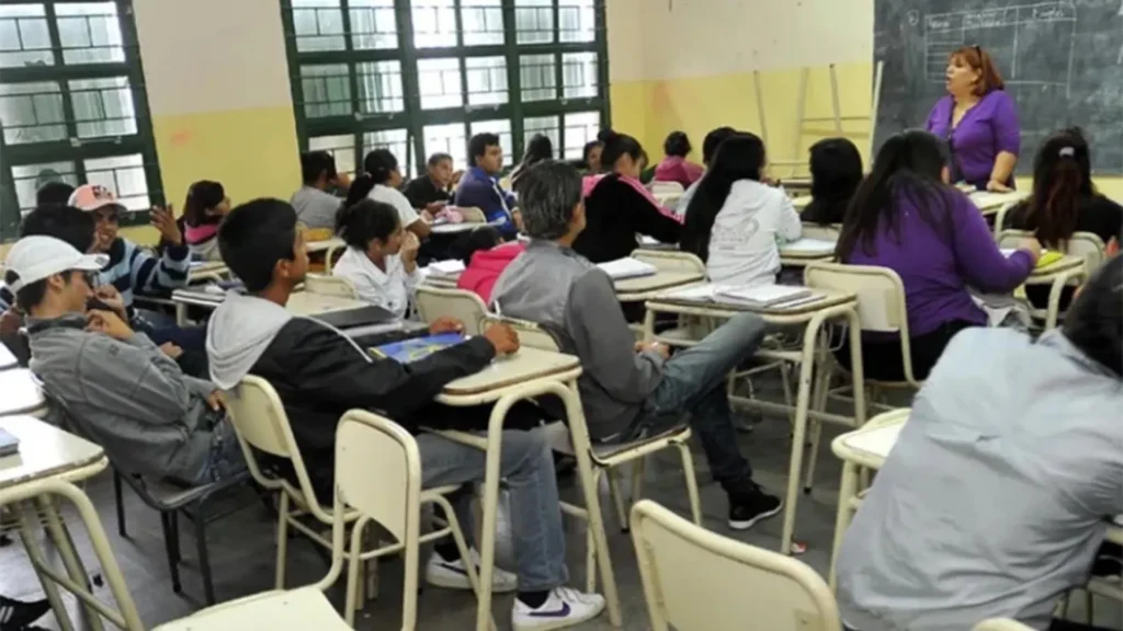 Mesas extraordinarias para estudiantes de secundario con materias adeudadas