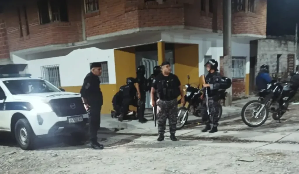 Detienen a delincuente tras persecución y captura en Punta Diamante