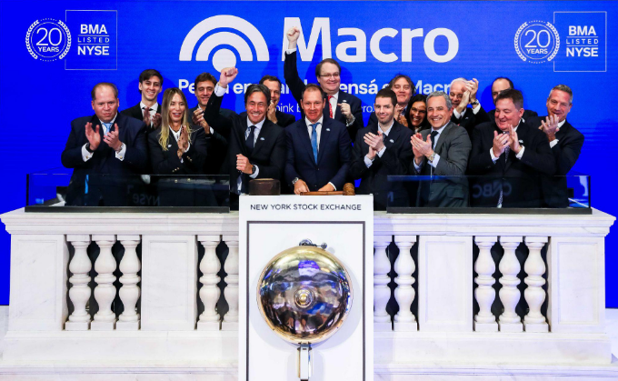 Banco Macro conmemora dos décadas en la bolsa de Nueva York