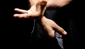 Hombre apuñalado en asalto en el barrio Mariano Moreno de San Salvador