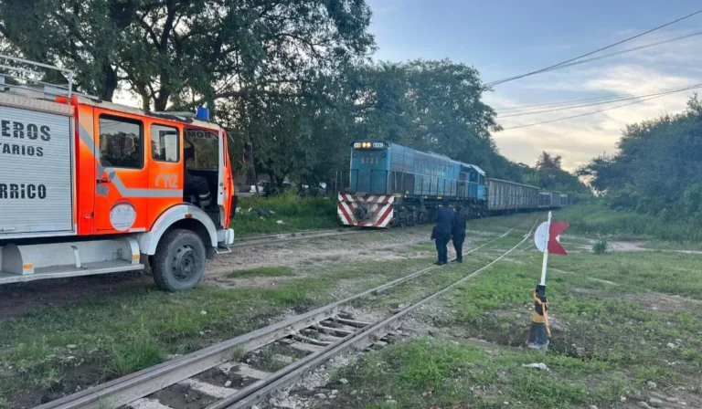 Incendio en locomotora causó alarma en Los Lapachos