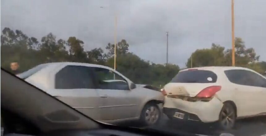 Múltiple colisión paraliza acceso sur a San Salvador en Ruta 66