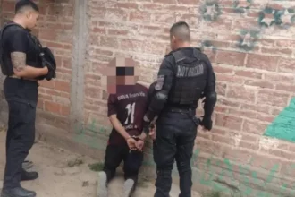 Detienen a sospechoso de robo en librería de Alto Comedero