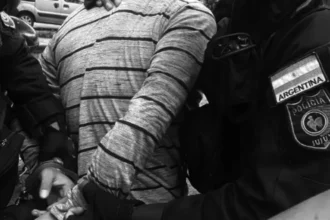 Detuvieron a un hombre por acto obsceno en escuela primaria de Alto Comedero