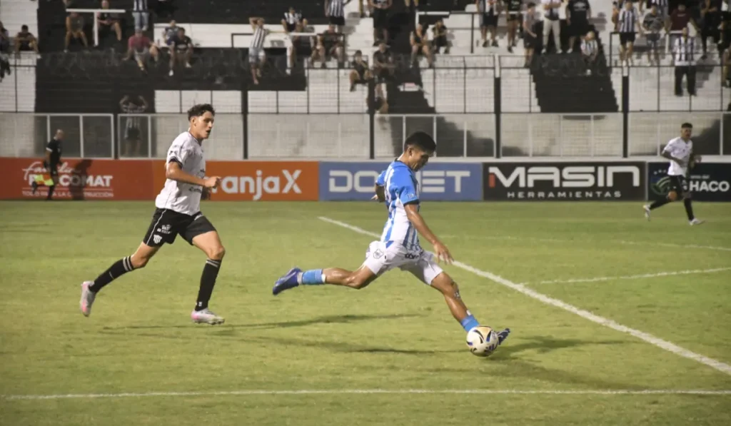 Gimnasia logró su triunfo de visitante ante Chaco For Ever