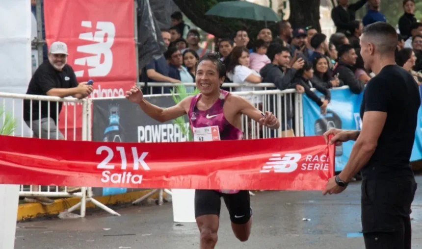 Miguel Maza gana los 21K de la Maratón New Balance en Salta
