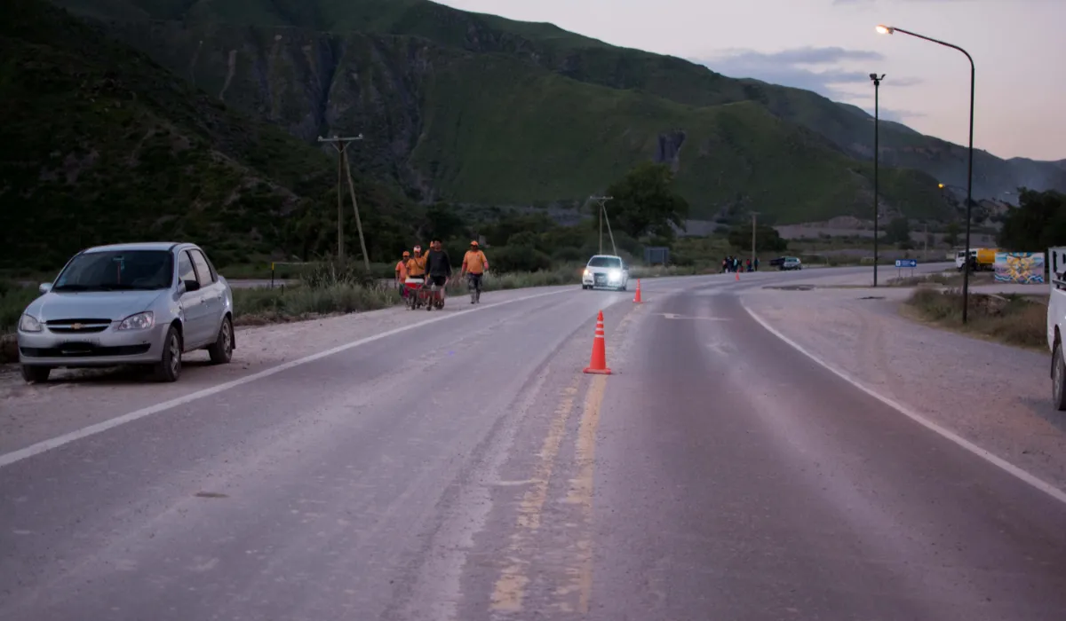 Cortes de rutas en Jujuy por crecidas de ríos y desmoronamientos - La ...