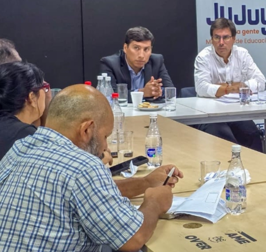 Gobierno provincial retoma diálogos sobre negociaciones salariales Jujuy