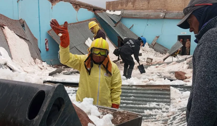 Temporal de granizo causa derrumbe techo Abra Pampa durante velatorio