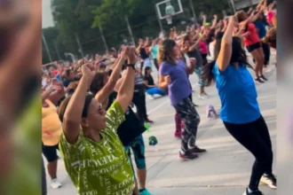 Celebración con música y movimiento: evento Día de la Mujer en el Parque Urbano