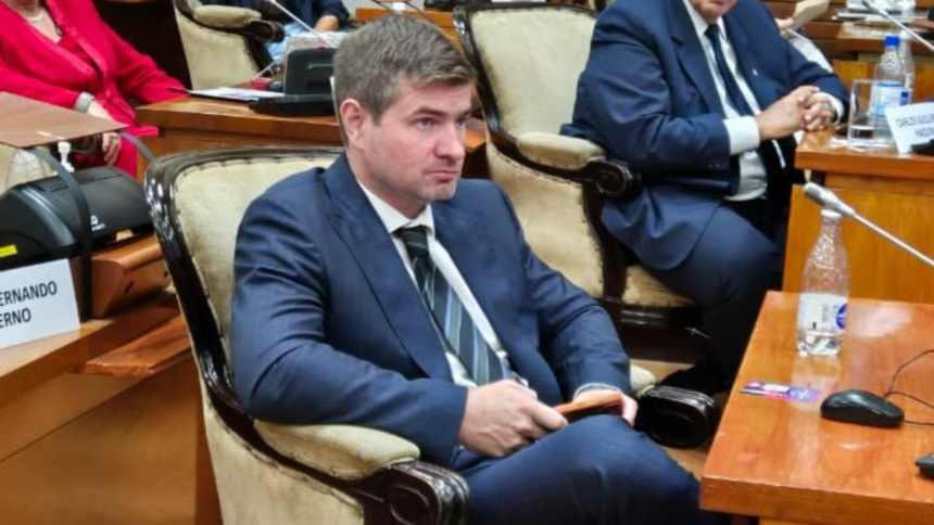 Canedi critica gobernador y presenta agenda legislativa de La Libertad Avanza